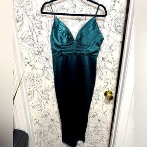 Stunning satin dress EUC